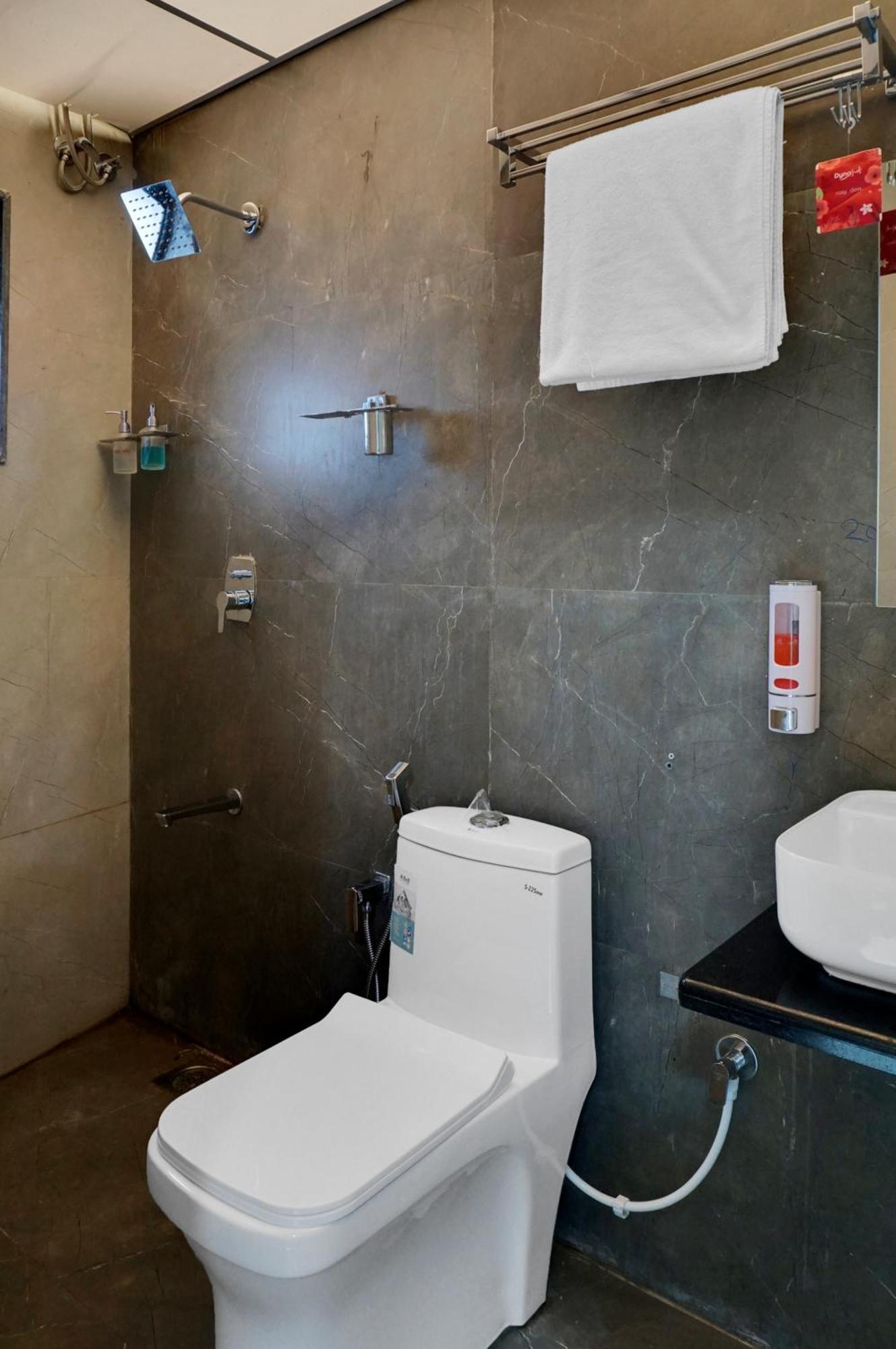 Hotel Sayba Executive Pune Exterior foto